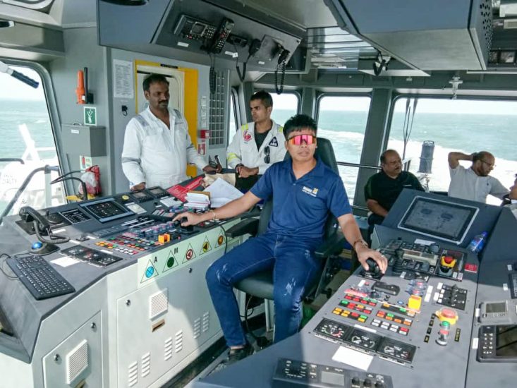 Khairi (third from the left) bringing out the newly built LNG operated tug, Maju Loyalty, to the open sea for a sea trial and endurance test.