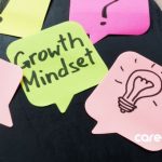 sticky notes that say "growth mindset"